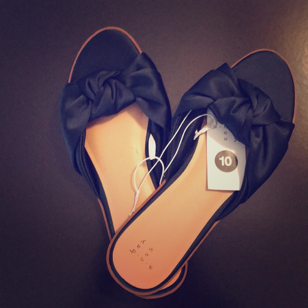 Never Worn | Slip On Sandals | Navy